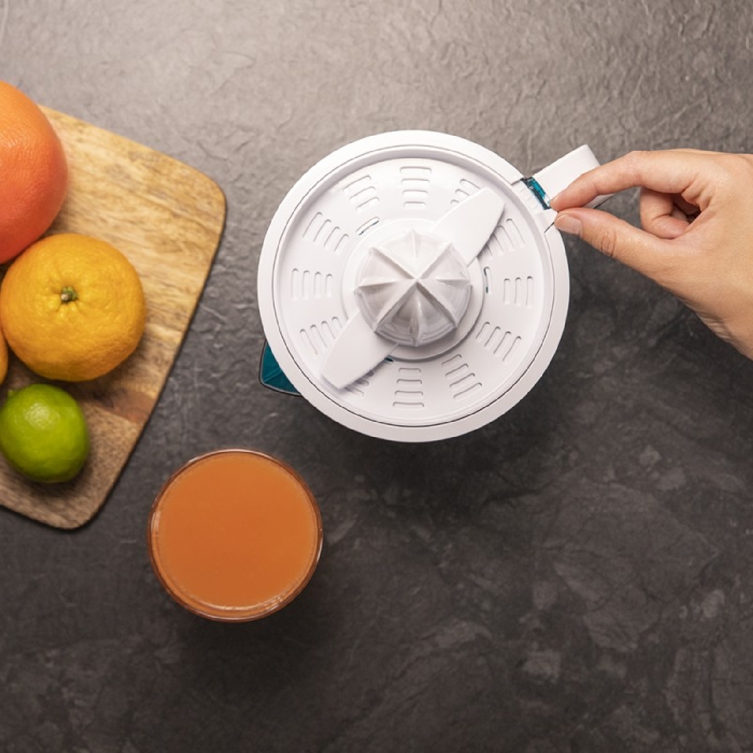 Exprimidor Eléctrico Essentialvita Adjust White - Imagen 3