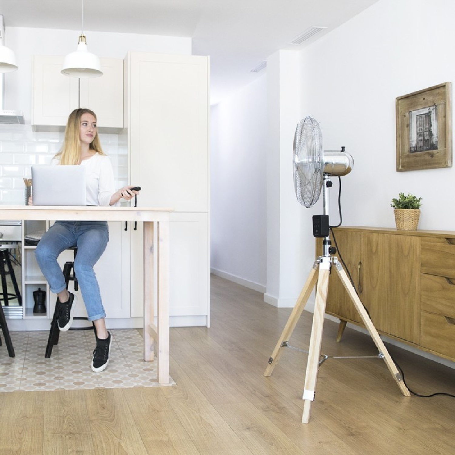 Ventilador de trípode EnergySilence 1600 Woody Smart - Imagen 2